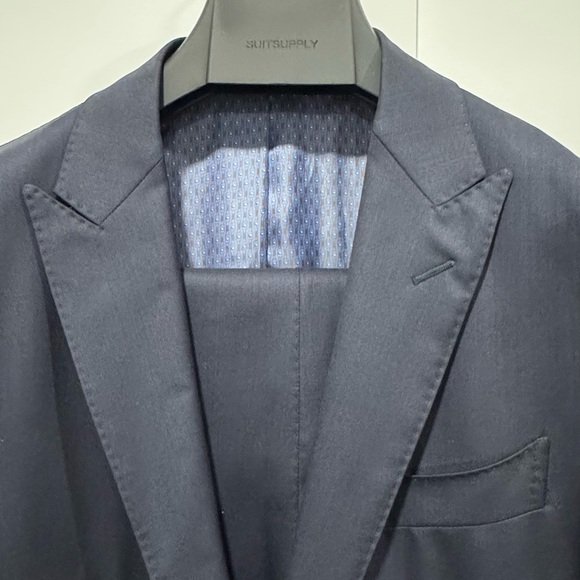 Women’s Navy Super 150 Single breasted suit (custom by Suitsupply)- 100% wool - Picture 2 of 14